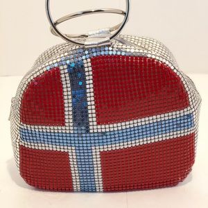 Laila shiny purse with Norwegian flag
